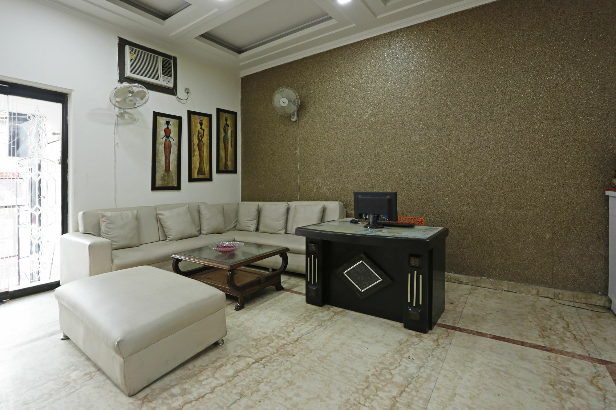 Hotel Oyo Ashoka International Near Gurudwara Shri Bangla Sahib Nové Dillí Exteriér fotografie